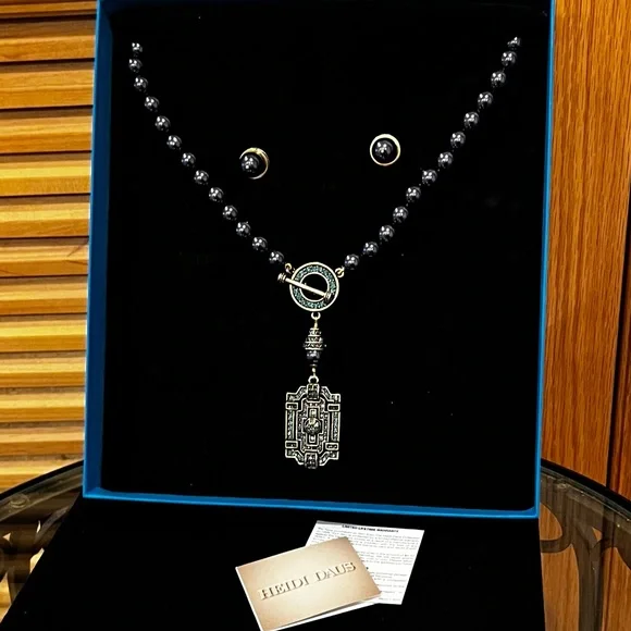 Heidi Daus Navy Pearl Locket Necklace & Earrings Set - NWT 💙✨ - Picture 10 of 11
